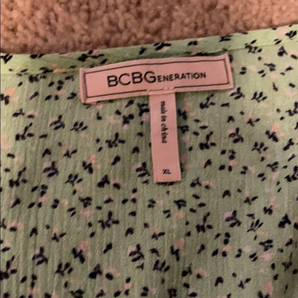 Green Floral Spring Ruffle Top - Picture 2 of 2